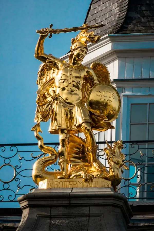 San Miguel Arcángel | La protección que necesitas 5 quien como dios
